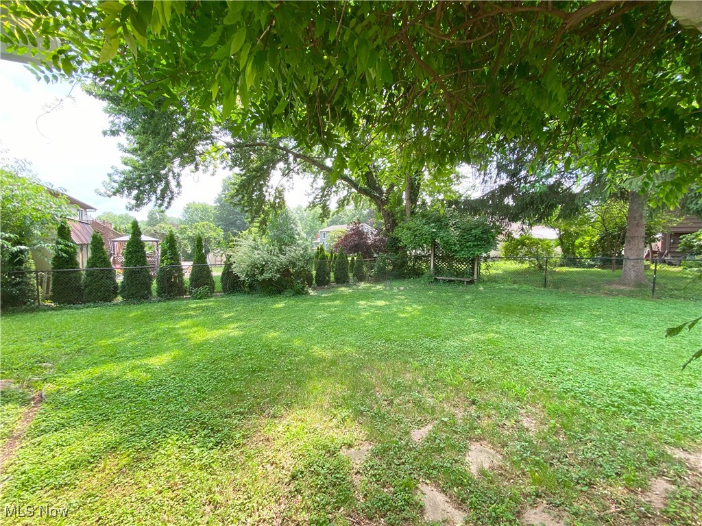 Munroe Manor - Residential