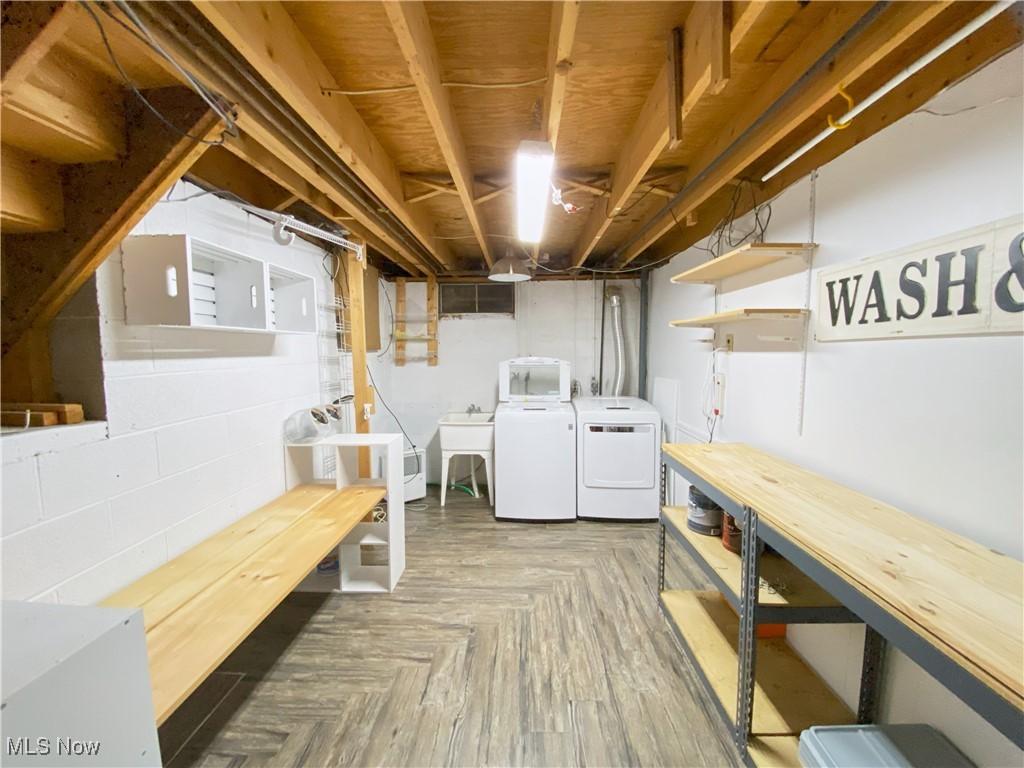 Munroe Manor - Residential