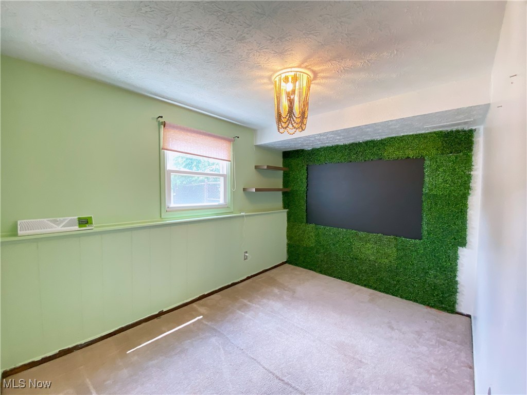 Munroe Manor - Residential