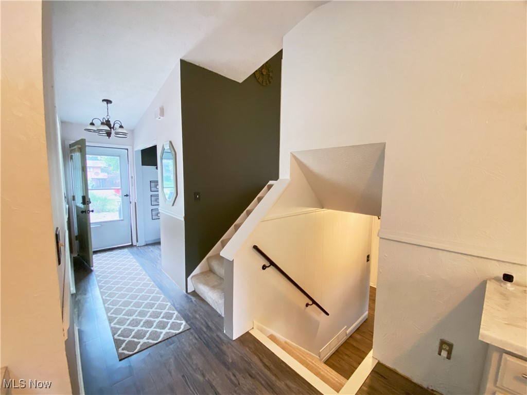 Munroe Manor - Residential