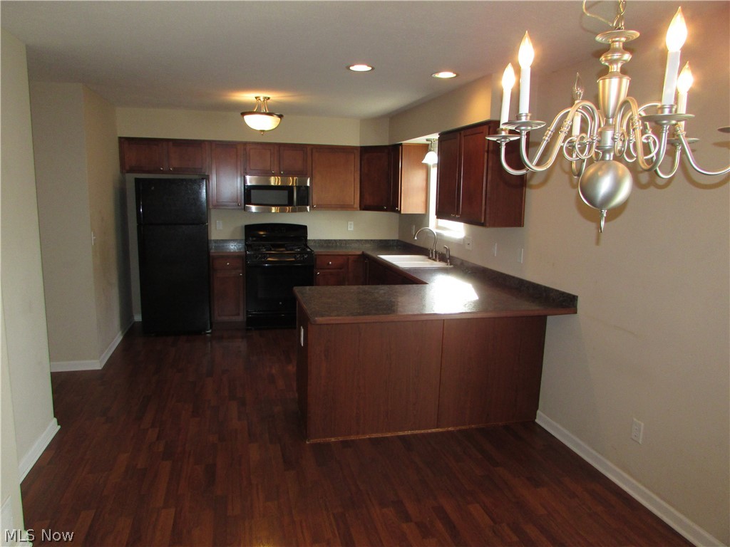 Creekside/Pleasant Lakes Condo - Residential