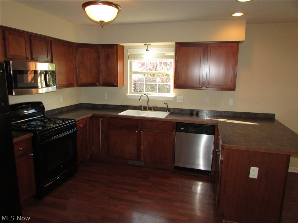 Creekside/Pleasant Lakes Condo - Residential