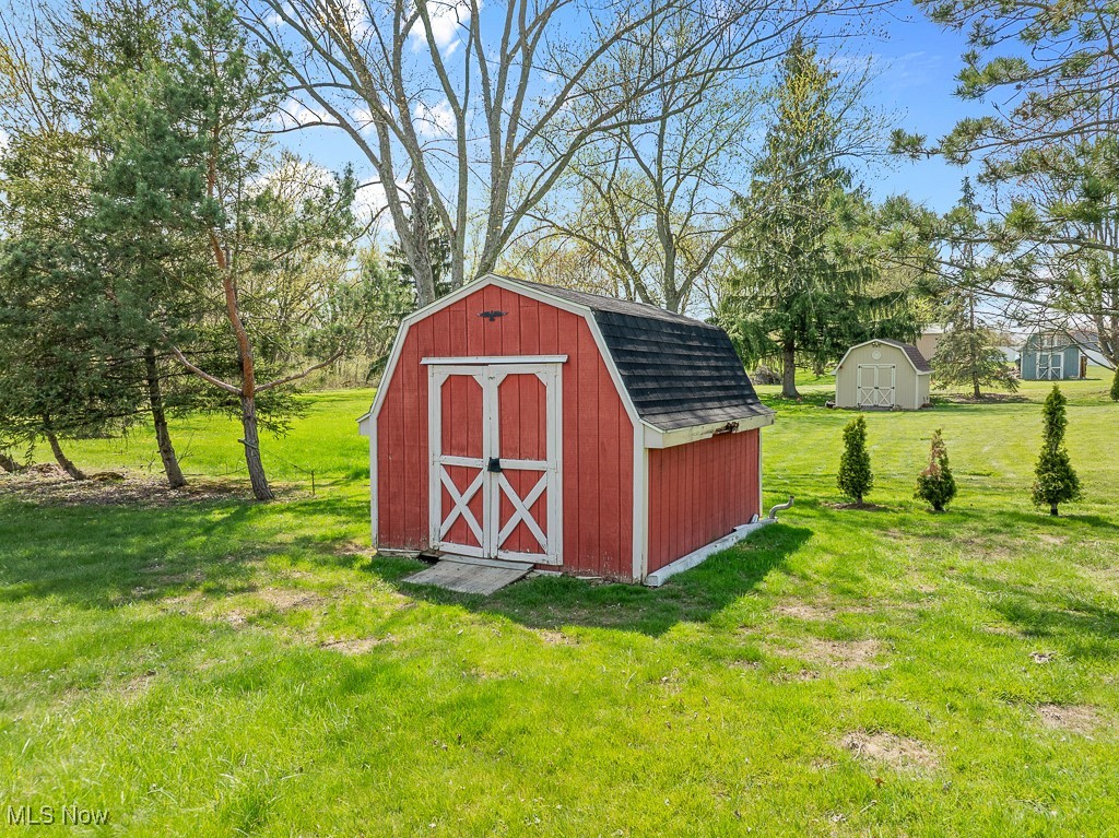 1780 Rosemont Road, Alliance, Ohio image 7