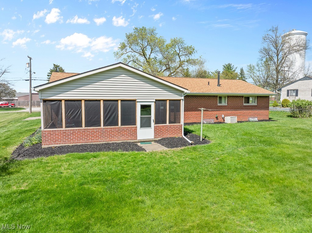 1780 Rosemont Road, Alliance, Ohio image 6