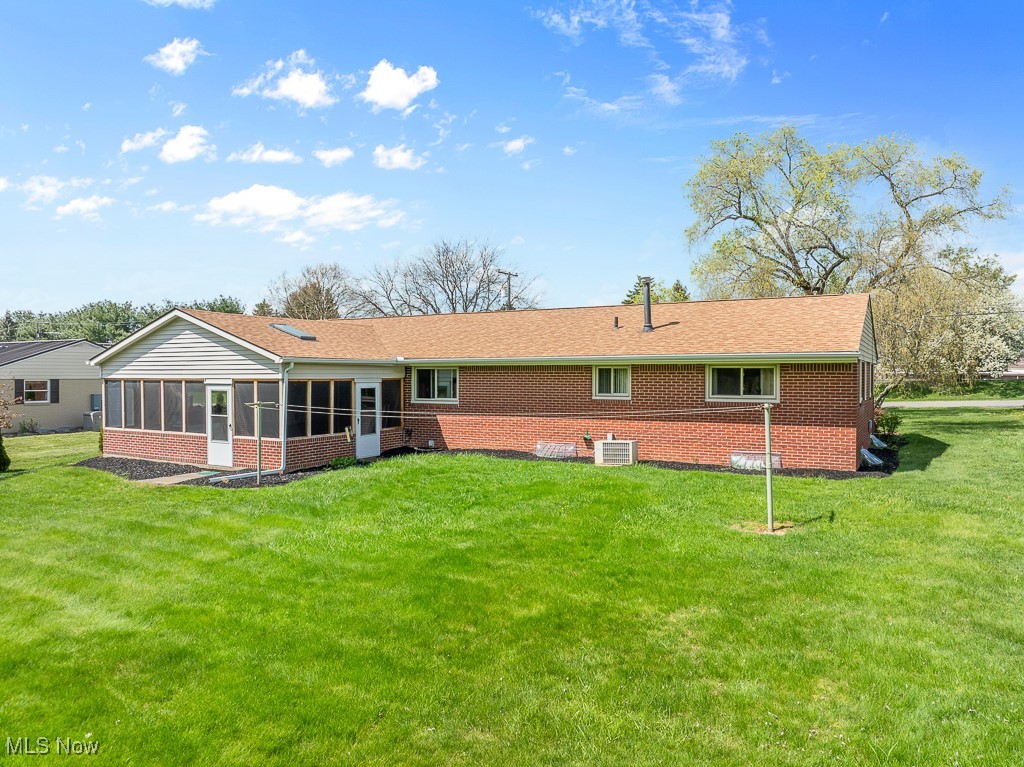 1780 Rosemont Road, Alliance, Ohio image 5