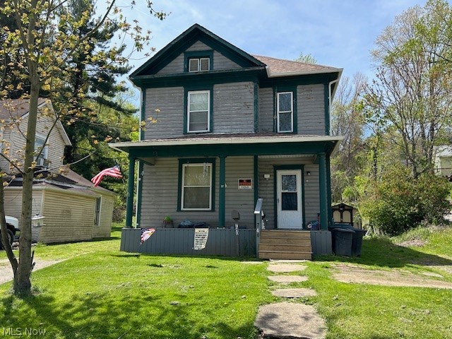 Great Investment Property! Tons of potential! Close to schools and amenities, this home offers original woodwork, large back yard, a new roof and newer furnace. Call us to set up your showing today!