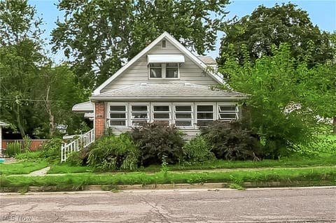 Homes For Sale - 1815 Daniels Avenue<br/> Akron, OH 44312