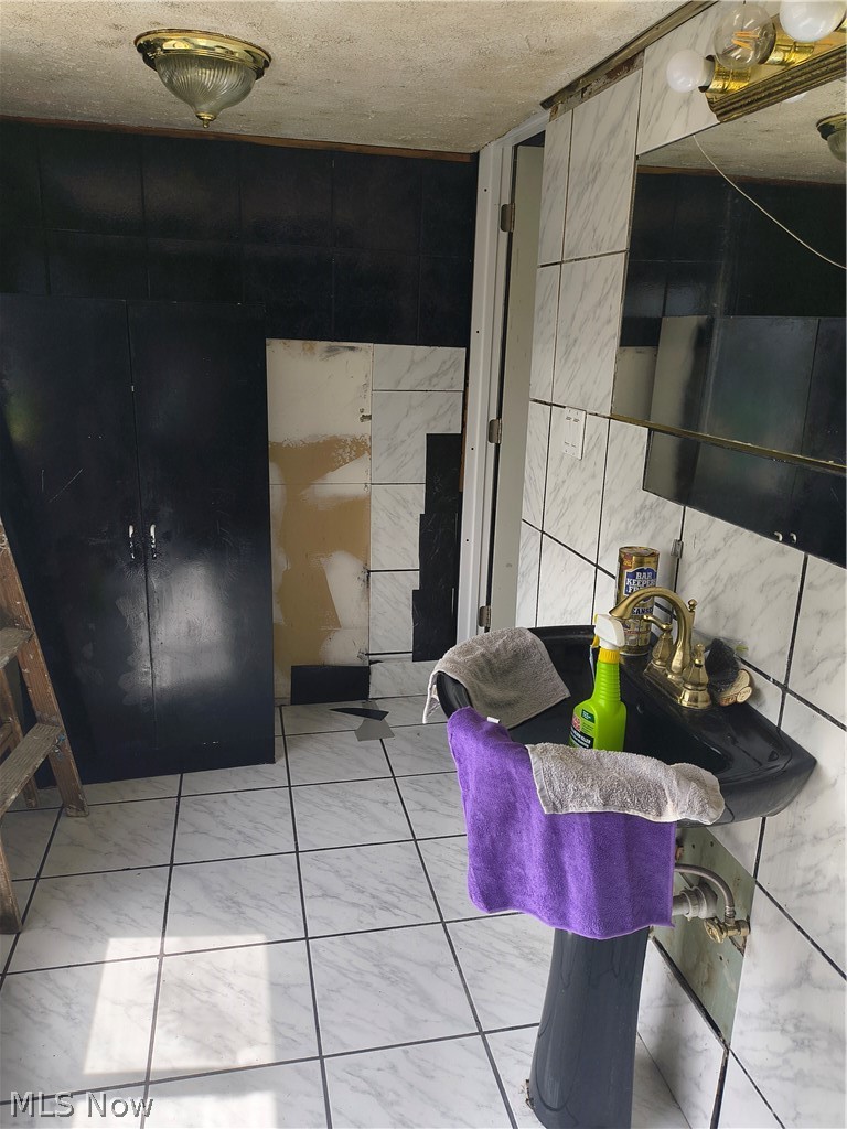 Center Hwy - Residential