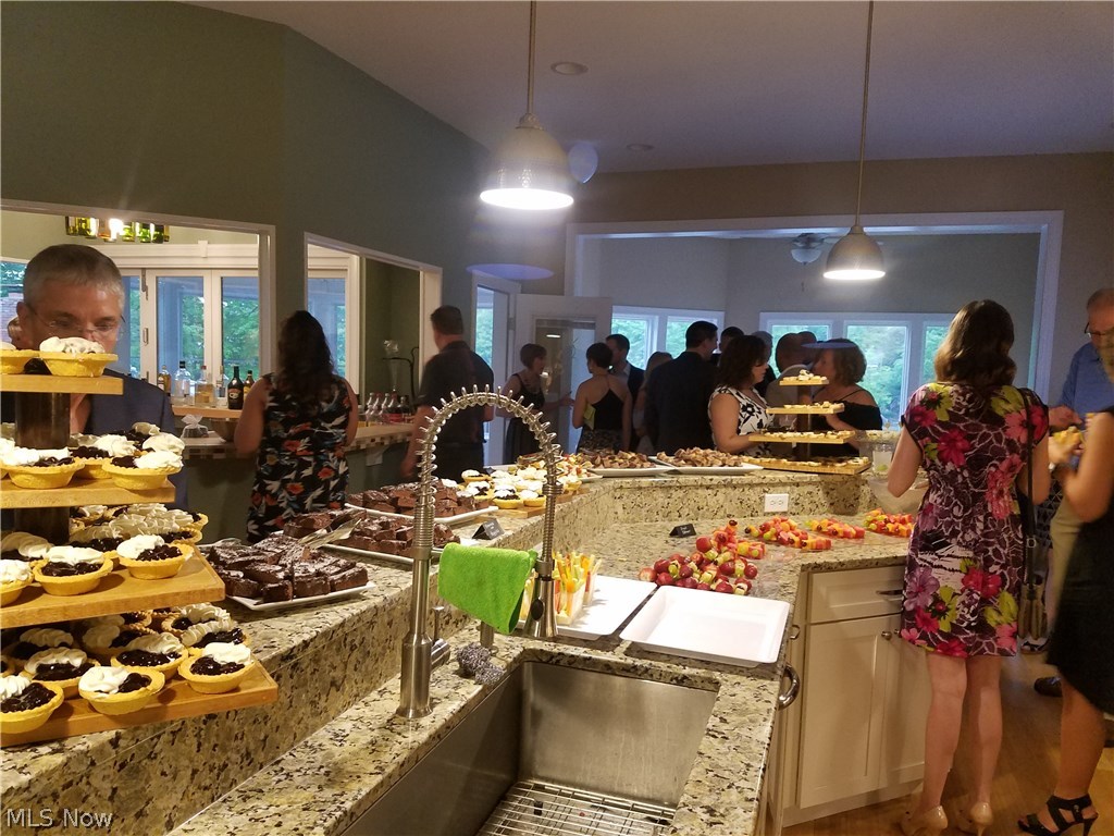 Roaming Rock Sub Viii - Residential