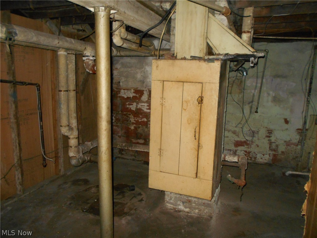 Deming Brothers Cos Carlyon - Residential