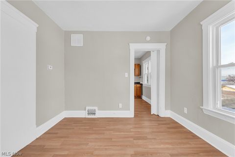 Tiny photo for 3992 E 26th Street #2/UP, Newburgh Heights, OH 44105 (MLS # 5187709)