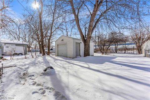 Tiny photo for 3992 E 26th Street #2/UP, Newburgh Heights, OH 44105 (MLS # 5187709)