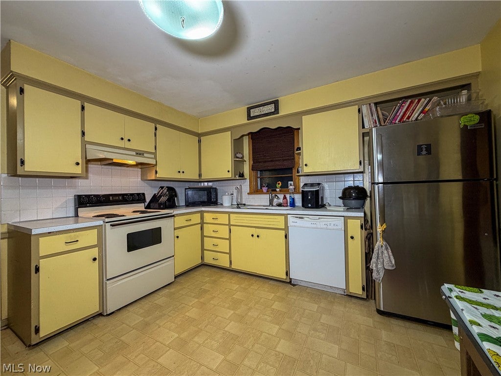 686 Forestridge Drive