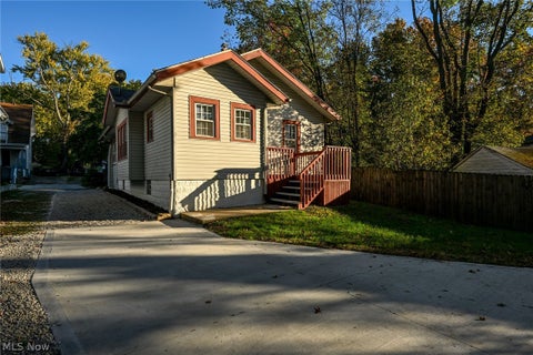 Tiny photo for 800 Fess Avenue, Akron, OH 44307 (MLS # 5254913)