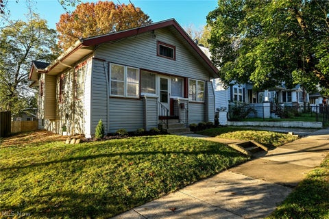 Photo of 800 Fess Avenue, Akron, OH 44307 (MLS # 5254913)