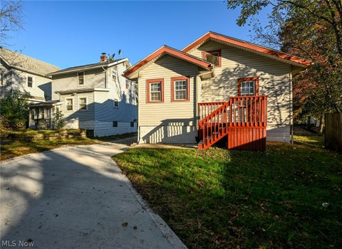 Tiny photo for 800 Fess Avenue, Akron, OH 44307 (MLS # 5254913)