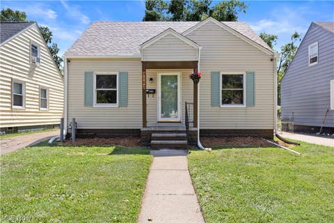 Homes For Sale - 3162 Lincoln Street<br/> Lorain, OH 44052