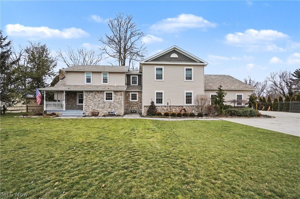 Photo of 16870 Headland Avenue, Lake Milton, OH 44429 (MLS # 5187920)