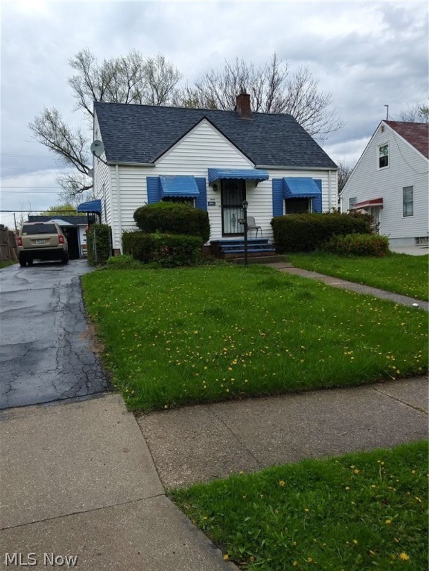 Very well maintained three bedroom vinyl sided Bungalow offering 12x7 kitchen, 15x11 living room, two full size bedrooms on the first floor, 27x11 bedroom located on the second floor great for teen suite, lower level, rec. room 25x9 perfect for entertaining, spacious utility room, detached garage with fenced in yard for privacy, keep cool on hot summer days with air condition. 24 hours’ notice required for all showings.