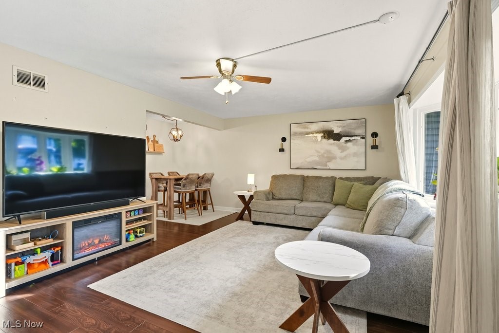 Cuyahoga Falls, Ohio 44221, United States, 4 Bedrooms Bedrooms, ,1 BathroomBathrooms,Residential,Active,221700