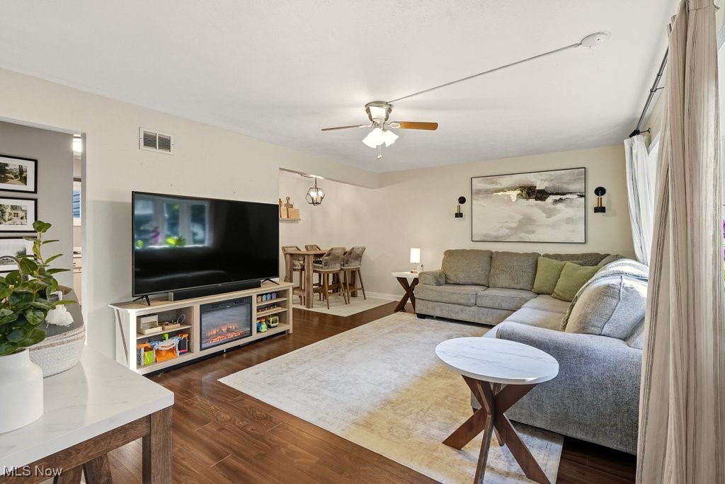 Cuyahoga Falls, Ohio 44221, United States, 4 Bedrooms Bedrooms, ,1 BathroomBathrooms,Residential,Active,221700