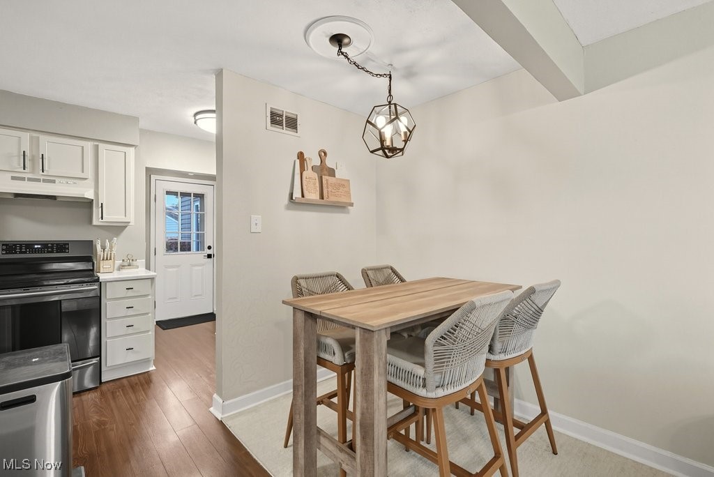 Cuyahoga Falls, Ohio 44221, United States, 4 Bedrooms Bedrooms, ,1 BathroomBathrooms,Residential,Active,221700