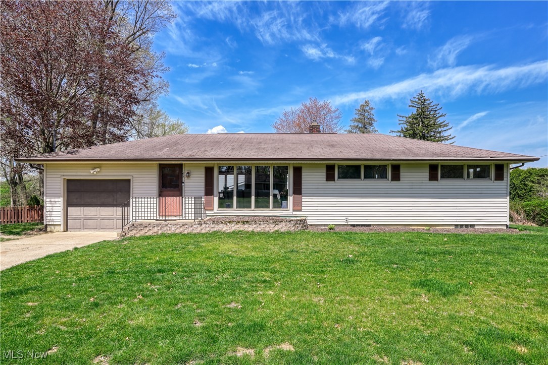 65 E Bellisle Drive, Akron, Ohio image 1