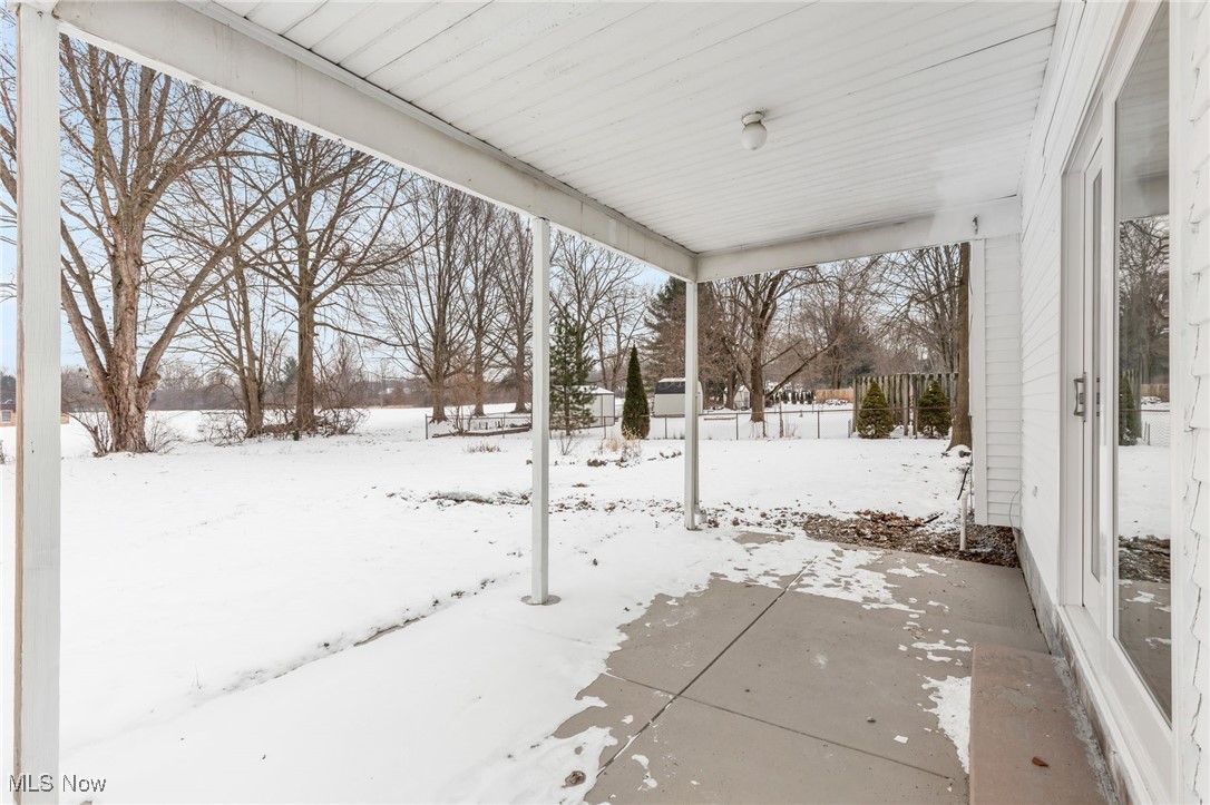 8093 Glen Oaks Drive, Warren, Ohio image 39