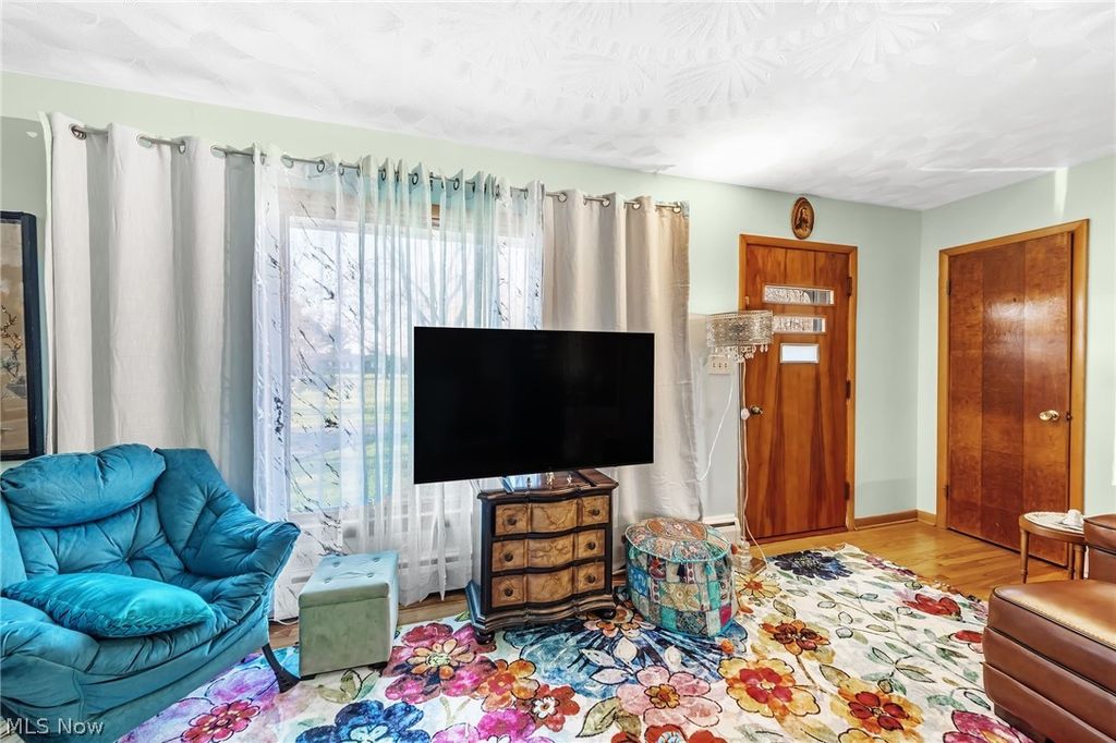 Photo of 67 Valencia Drive, Cuyahoga Falls, OH 44223 (MLS # 5200329)