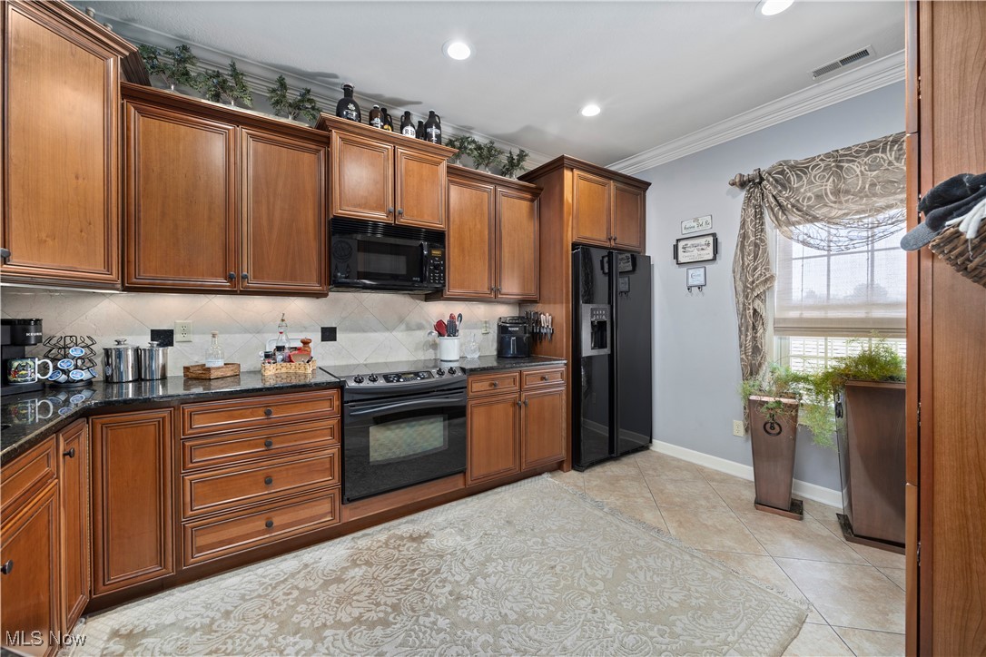 2892 Whispering Shores Drive, Vermilion, Ohio image 5