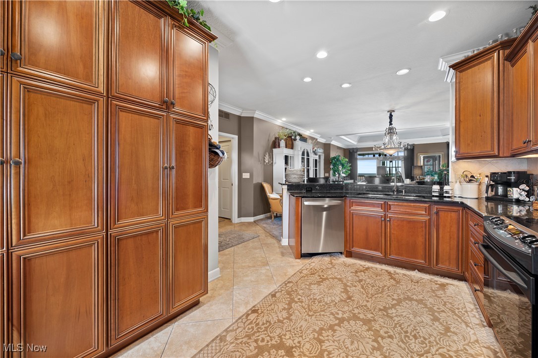 2892 Whispering Shores Drive, Vermilion, Ohio image 9