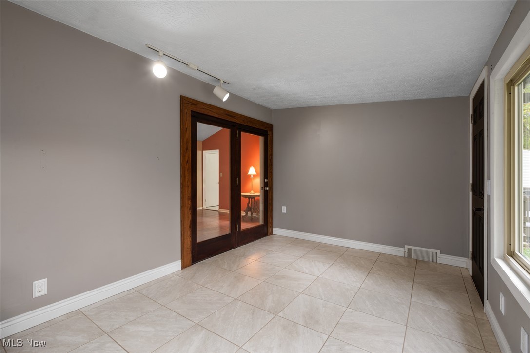 Twin Lakes - Residential
