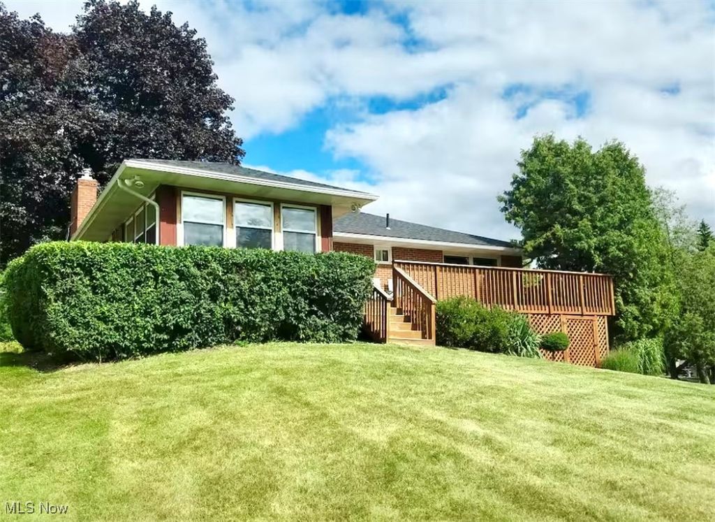 Photo of 1365 Salway Avenue SW, North Canton, OH 44720 (MLS # 5174990)