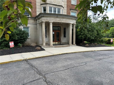 Photo for 13800 Fairhill Road 503