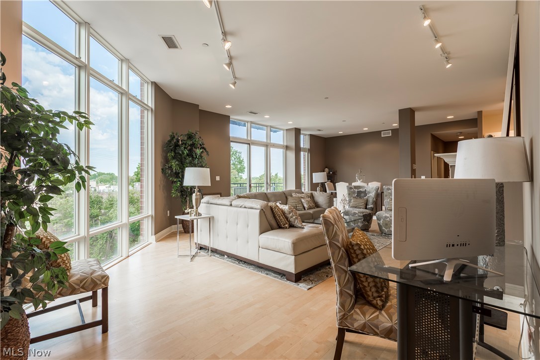 Larchmere Lofts Condo - Residential