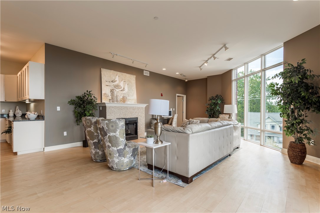 Larchmere Lofts Condo - Residential