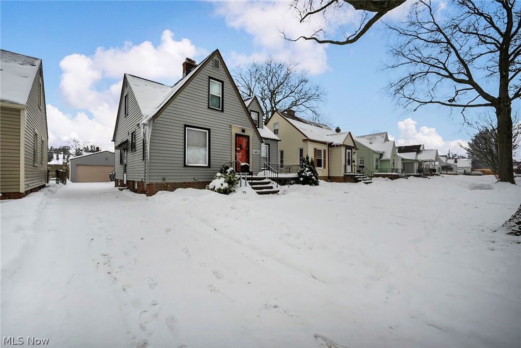 Photo of 13825 Courtland Avenue, Cleveland, OH 44111 (MLS # 5185863)