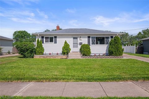 Homes For Sale - 5882 Middlebrook Boulevard<br/> Brook Park, OH 44142