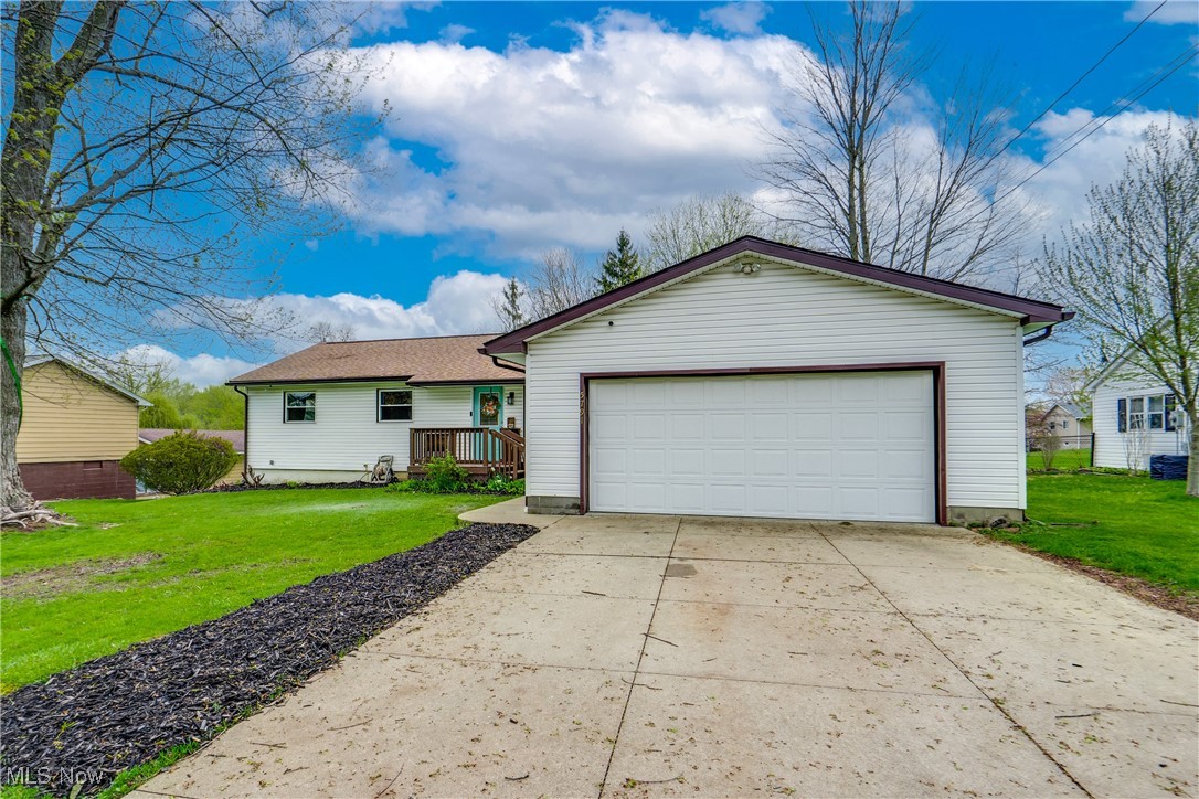 5791 Lyric Drive, Clinton, Ohio image 3