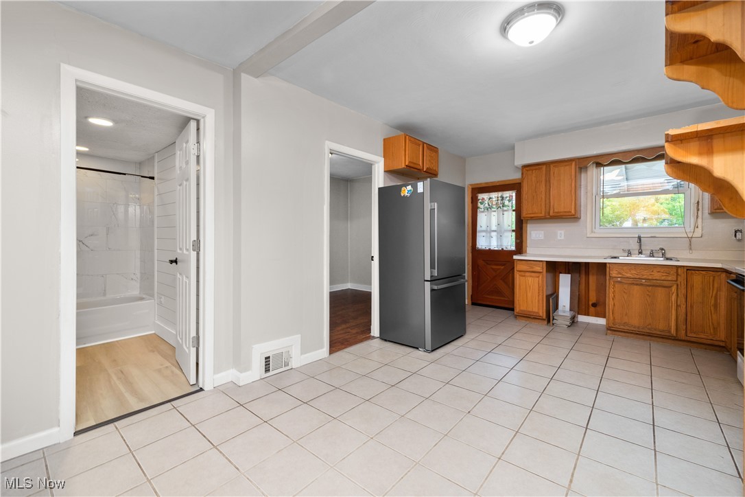 348 Elberta Drive, Vermilion, Ohio image 11