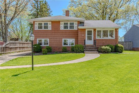 11153 Stoneham Road Parma Heights OH 44130