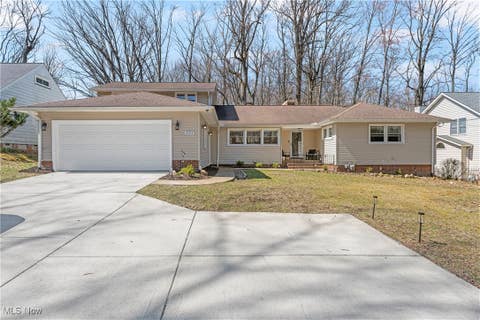 Photo for 6014 Crossview Road