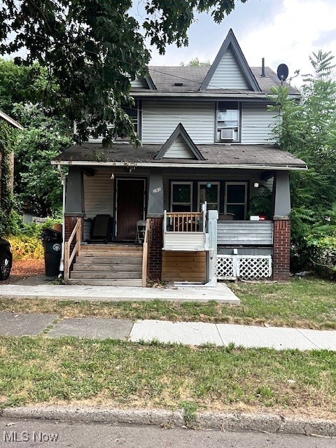 Calling all investors! Don't miss your chance to invest in this prime 4-bedroom, 1-bath home located in the heart of Akron! This property presents an incredible opportunity for investors looking to expand their portfolio. With spacious living areas and a favorable location, it’s perfect for rental potential or future development with a little TLC. Act now to secure this gem and make a strategic addition to your real estate investments!