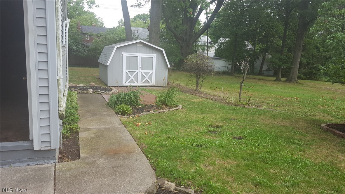 Yellowstone Estate - Residential