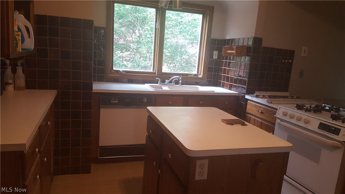 Yellowstone Estate - Residential