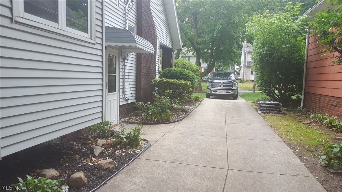 Yellowstone Estate - Residential