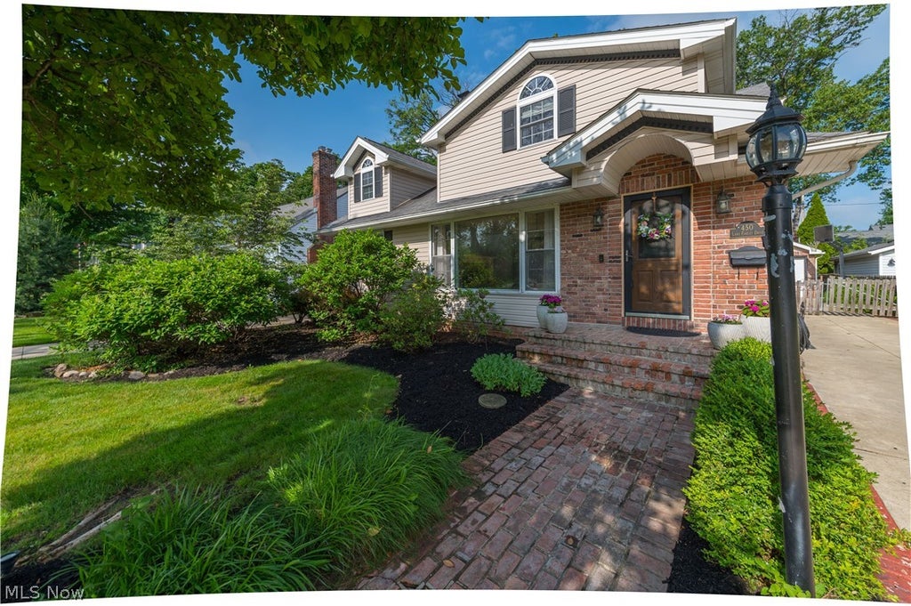 Photo of 450 Lake Forest Drive, Bay Village, OH 44140 (MLS # 5217737)