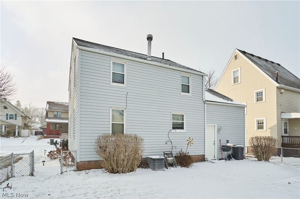 Photo of 942 Bellflower Avenue SW, Canton, OH 44710 (MLS # 5195707)