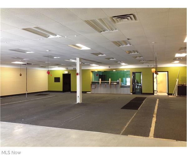 Euclid 16 - Commercial Lease