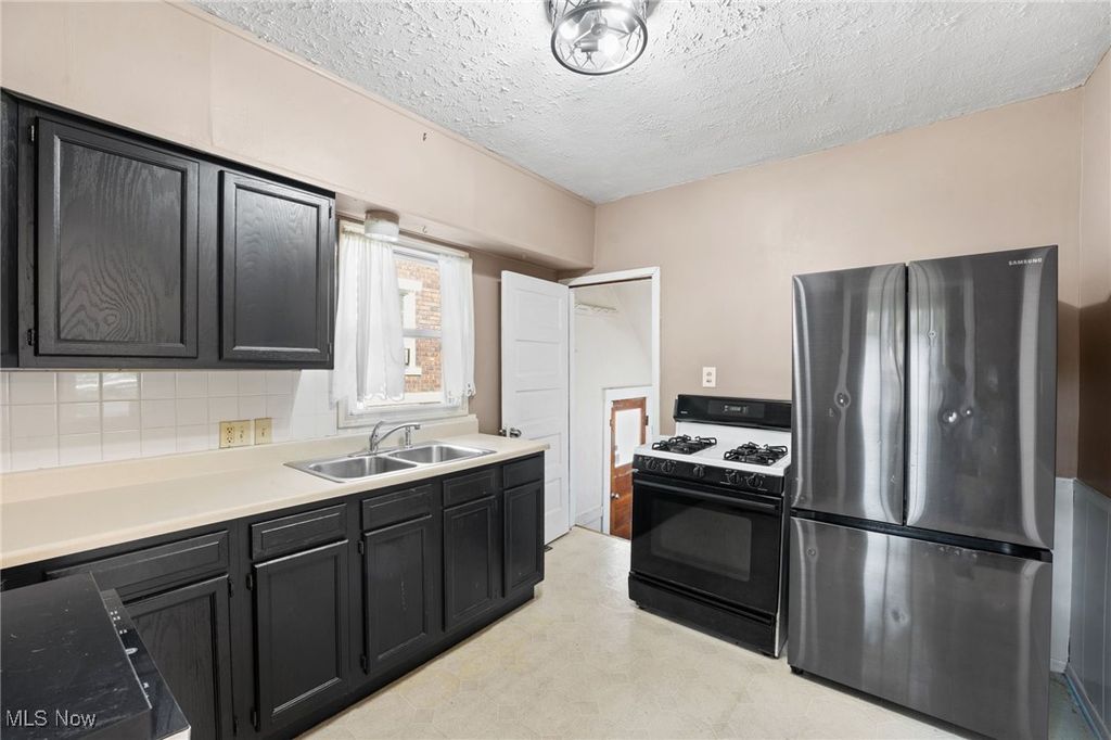 Photo of 120 Grant Avenue, Cuyahoga Falls, OH 44221 (MLS # 5164048)